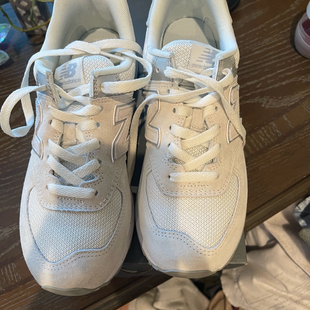 NEW BALANCE -